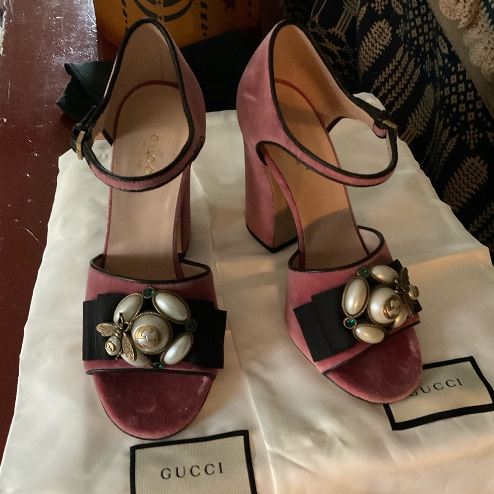 Gucci Velvet Bee Pink 37 Embellished Women's Heels
